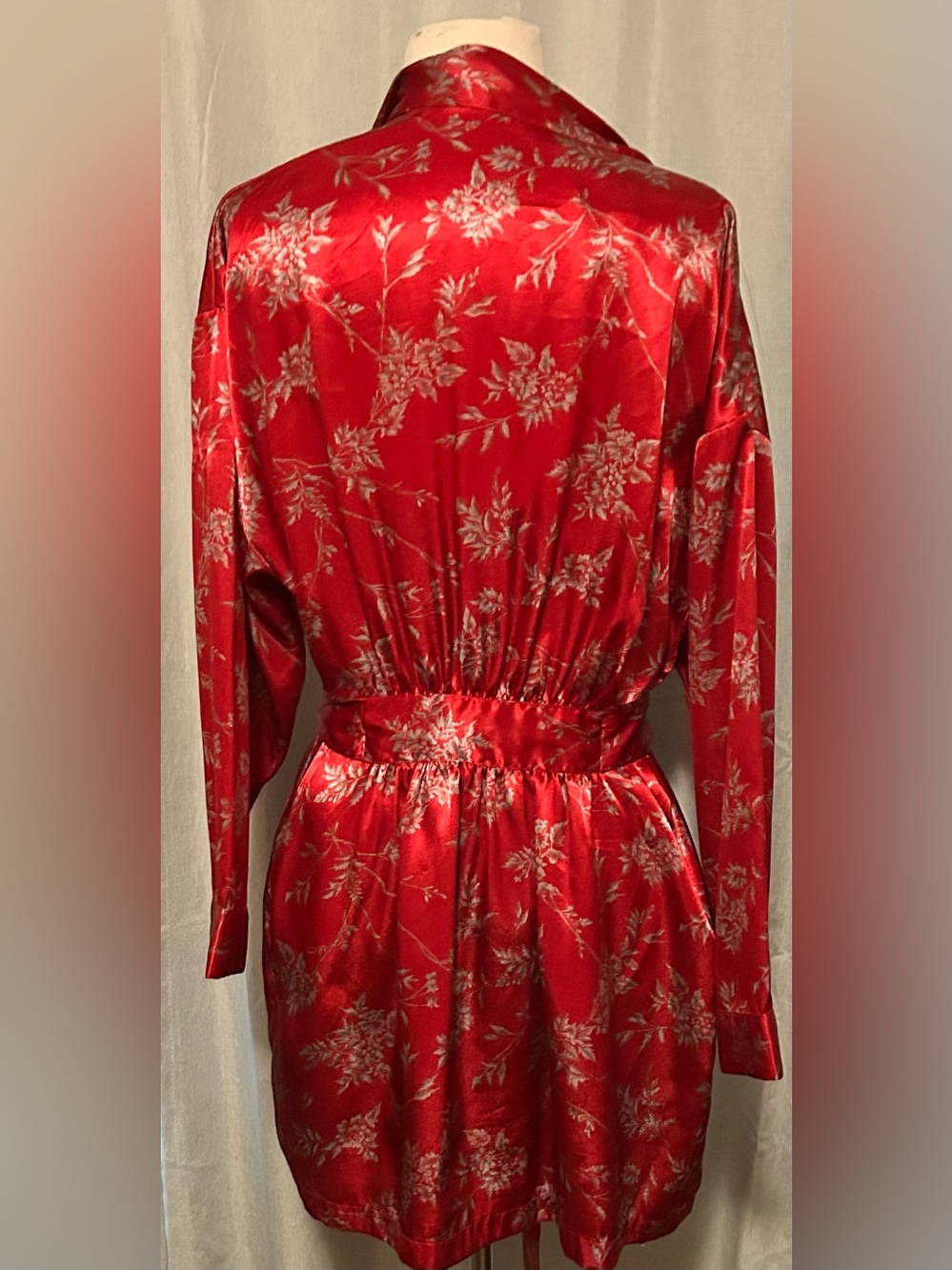 Y2K Victoria's Secret Red Floral Satin Robe with Charcoal Slip - Picture 4 of 13